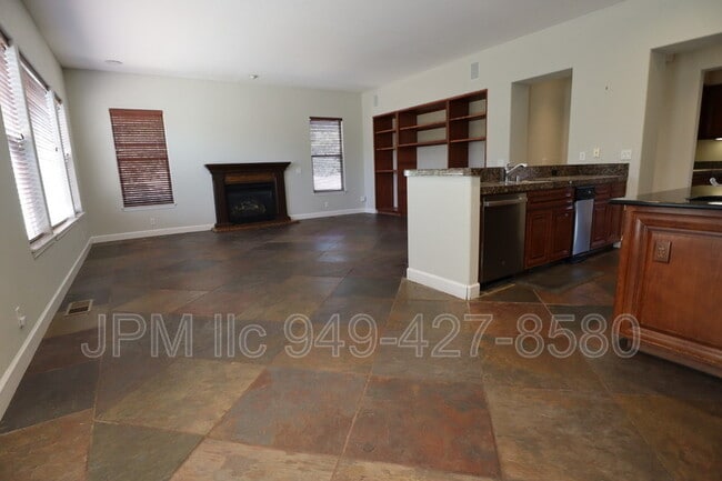 Foto del edificio - 3000 Granite Pointe Dr