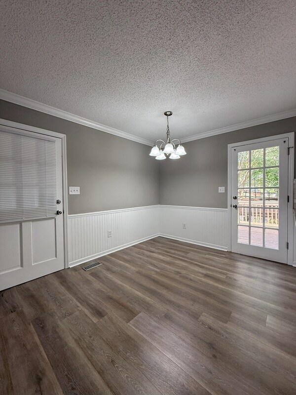 Foto del edificio - 1050 Aiken Rd