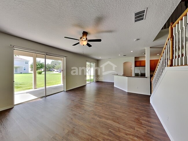 Foto del edificio - 2300 Treetop Ln
