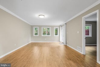 Building Photo - 363 Chickory Way