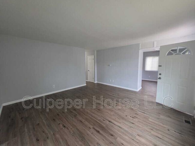 Foto del edificio - 3414 Forest Grove Dr