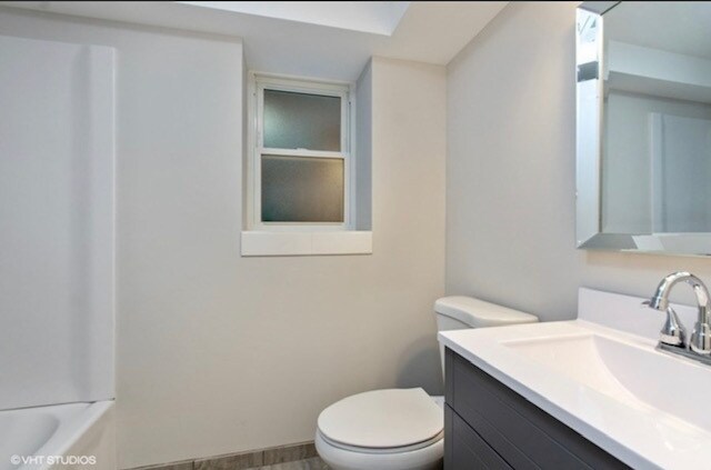 Building Photo - 3054 N Spaulding Ave