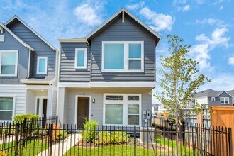 Building Photo - 753 Strawberry Pines Ct