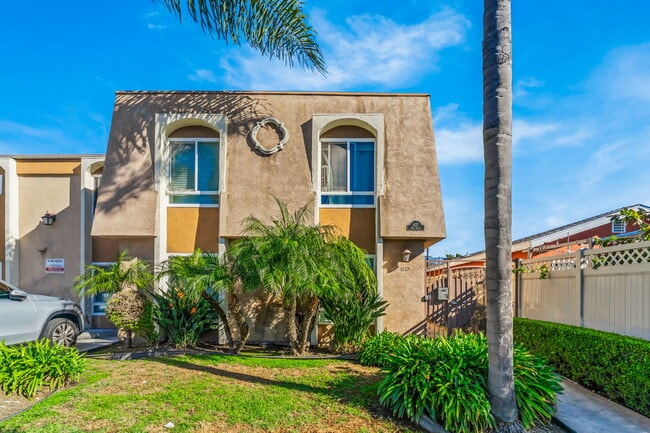 MAIN (gated & 1 assigned parking) - 4127 38th St