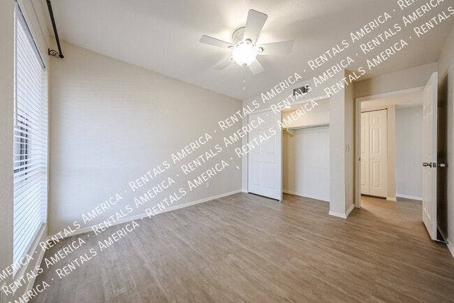 Building Photo - 1716 E Redfield Rd