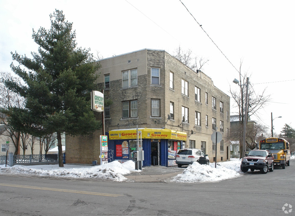 28 Baldwin St, Hartford, CT 06114 Apartments in Hartford, CT