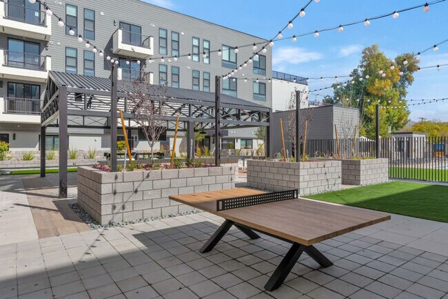 Building Photo - 4225 N 32nd Pl