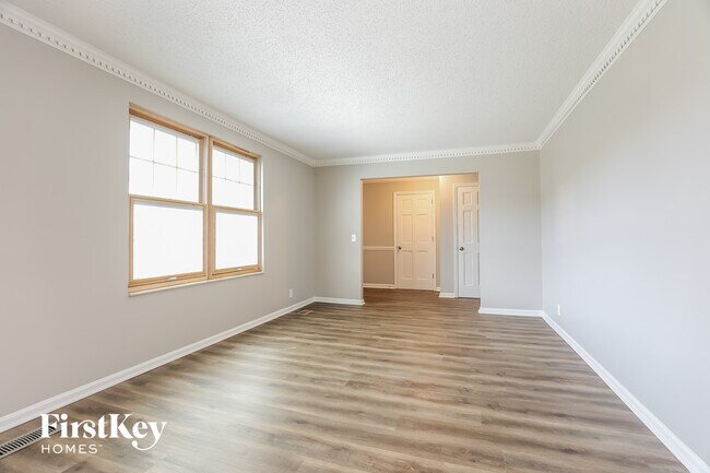 Foto del edificio - 3504 Wood Bridge Dr