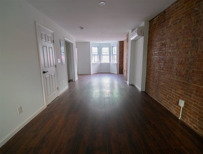 Building Photo - 443 West Side Ave