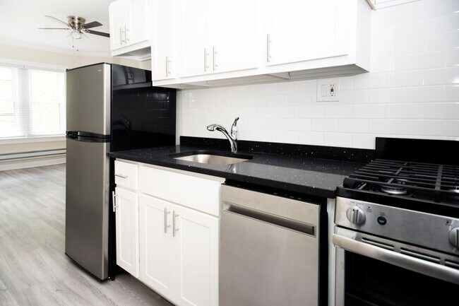 Foto del edificio - 646 W Roscoe St