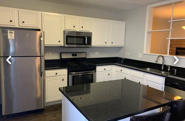 Foto del edificio - 282 Holiday Ln