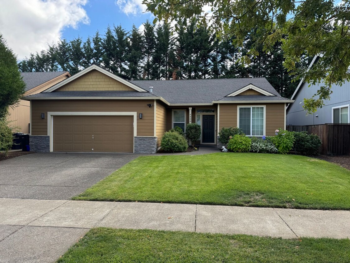 Foto principal - 3 Bedroom 2 Bath House in West Eugene Area