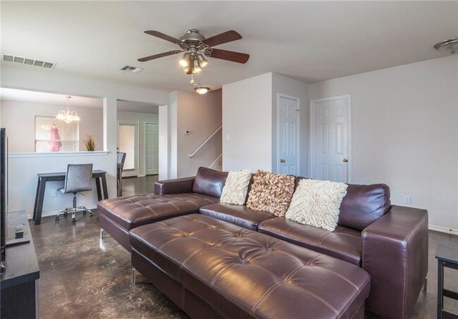 Foto del edificio - 9316 Rowlands Sayle Rd