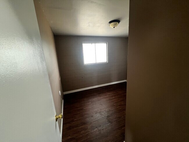 Foto del edificio - 739 E Carnation Dr