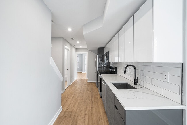 Building Photo - 1721 N 25th St