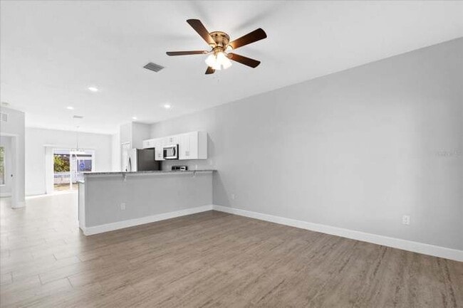 Building Photo - 336 Caen Ct
