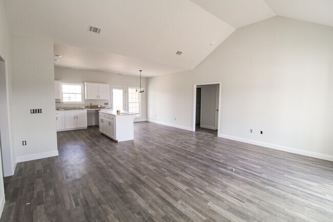 Building Photo - 310 Old Rockdale