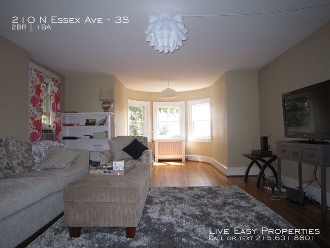 Building Photo - 210 N Essex Ave