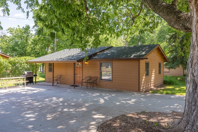 Building Photo - 2912 Chapel Ln