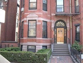 Building Photo - 336 Marlborough St