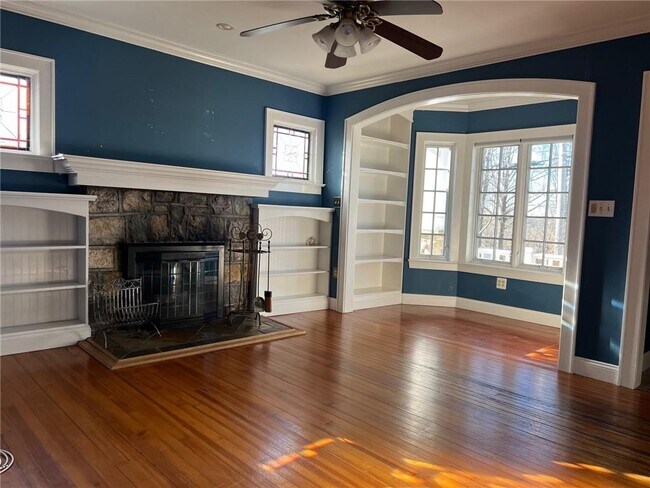 Foto del edificio - 3290 Lookout St