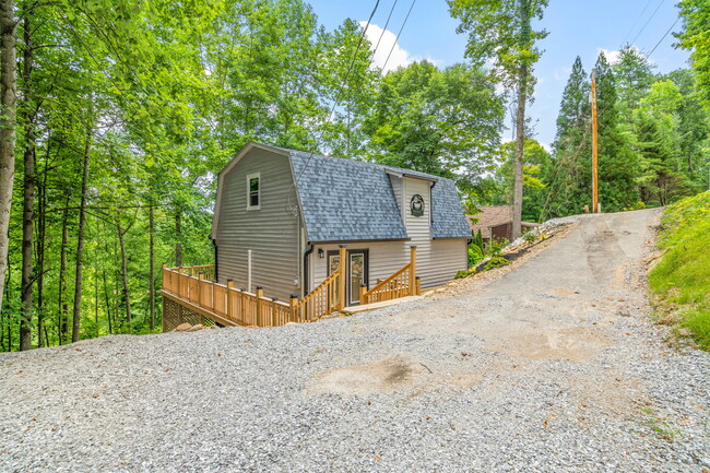 Building Photo - 115 Broyles Dr
