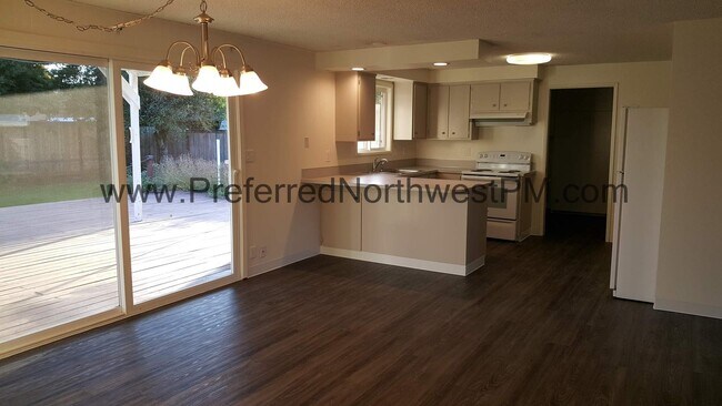 Building Photo - Beautiful 4 bedroom house off River Road!