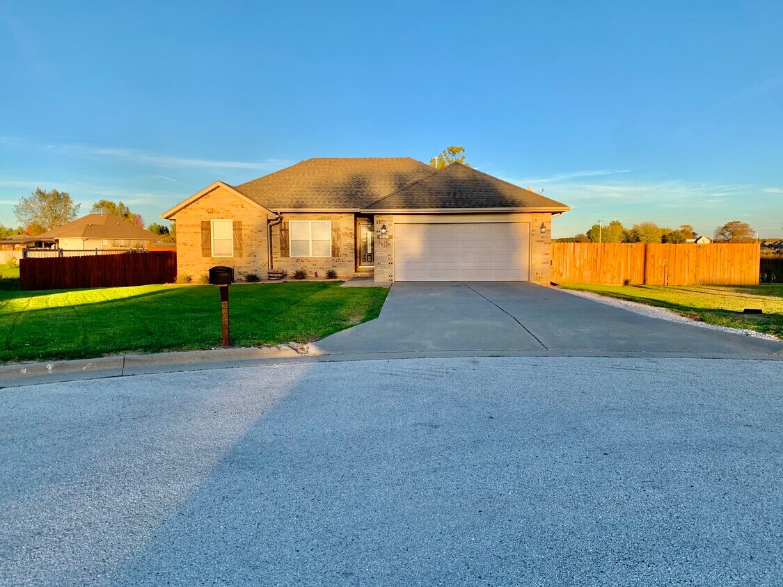 130 Pinyon Ave, Rogersville, MO 65742 House Rental in Rogersville, MO