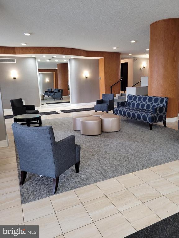 Foto principal - 2500 N Van Dorn St