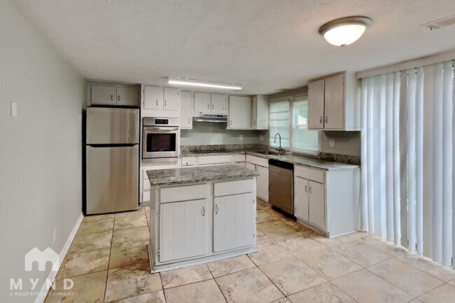 Building Photo - 785 Edenton Ct