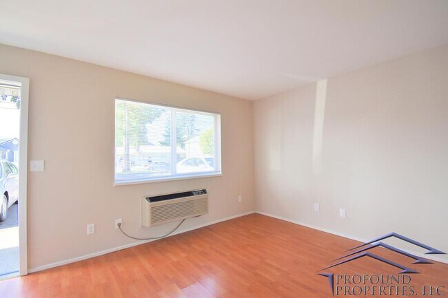 Building Photo - 736 NE 94th Ave