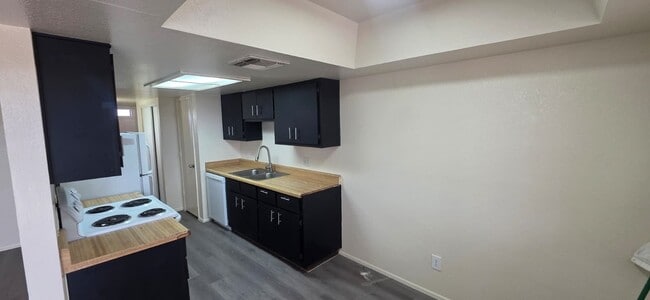 Building Photo - 1844 S Monterey Dr