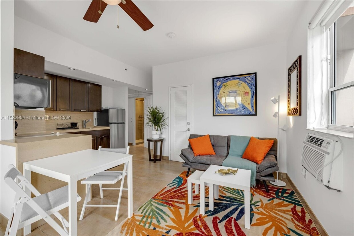 Foto principal - 255 W 24th St