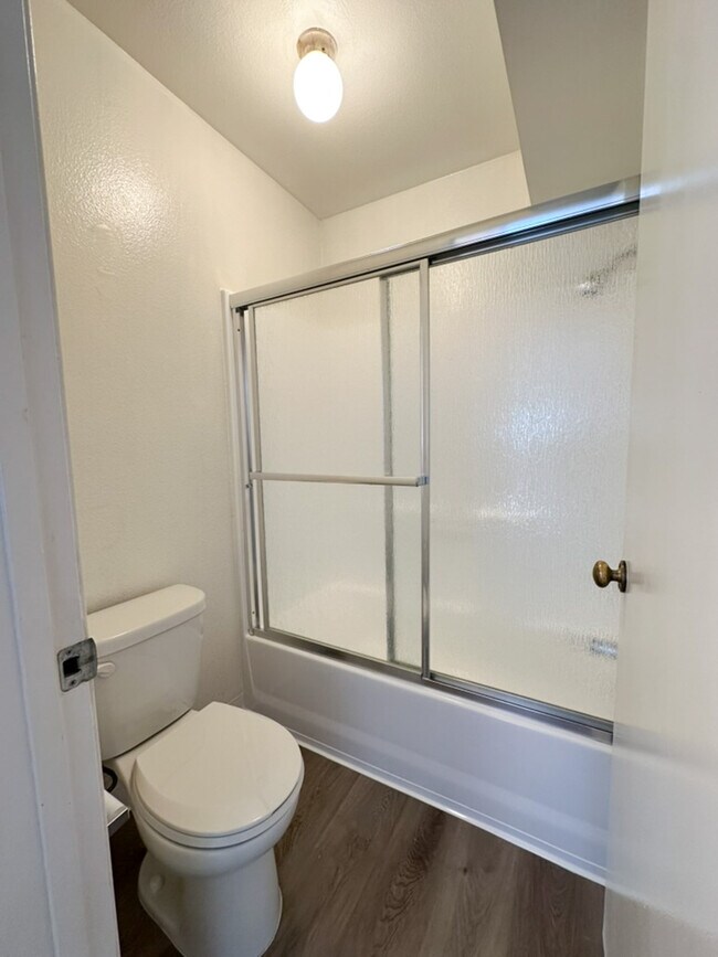 Foto del edificio - Woodman Oaks Apartments