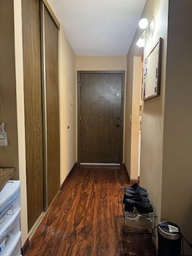 Foto del edificio - 1 Bedroom Condo in Hopkins