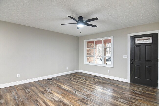 Foto del edificio - 1209 Nutwood Dr