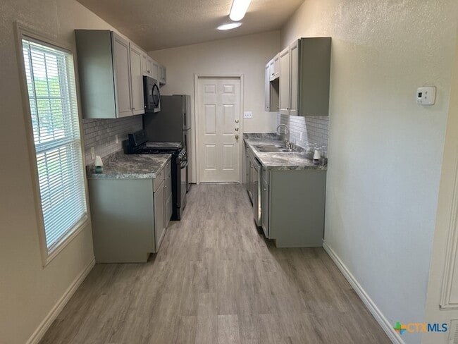 Foto del edificio - 912 Southside Dr