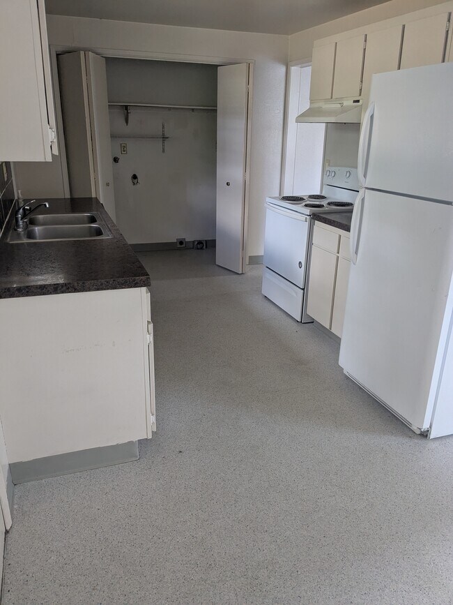 cocina - 1427 Lakeview Ave