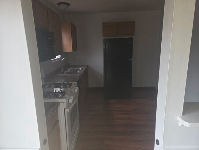 Foto del edificio - 417 Mathews Rd