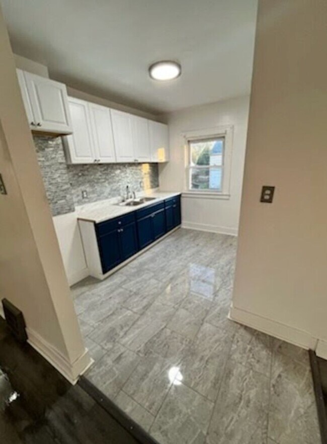 Foto del edificio - 9264 Ward Ave