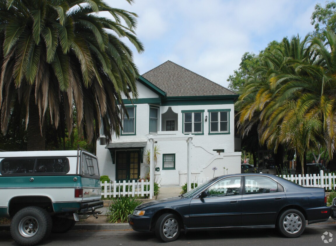Foto del edificio - 412 Leland Ave