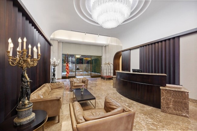 Foto del edificio - 245 E 44th St