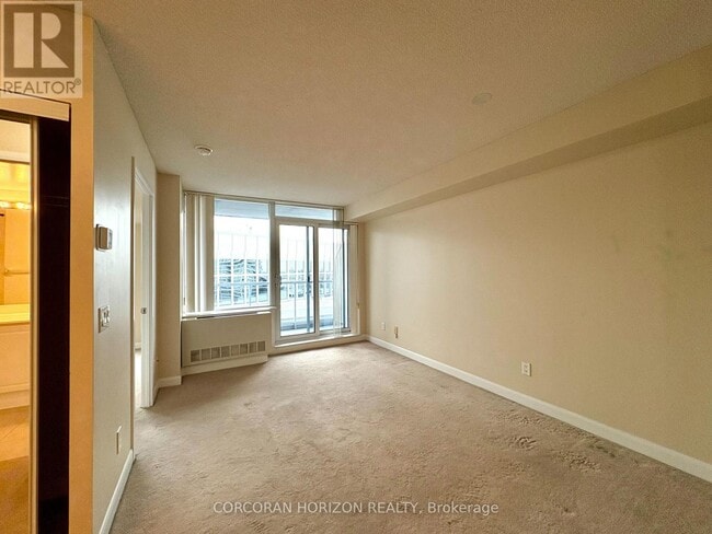 Building Photo - 4978 Yonge St