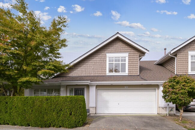 Building Photo - Luxury 3-Bed, 3-Bath Townhome in Gated 55+...