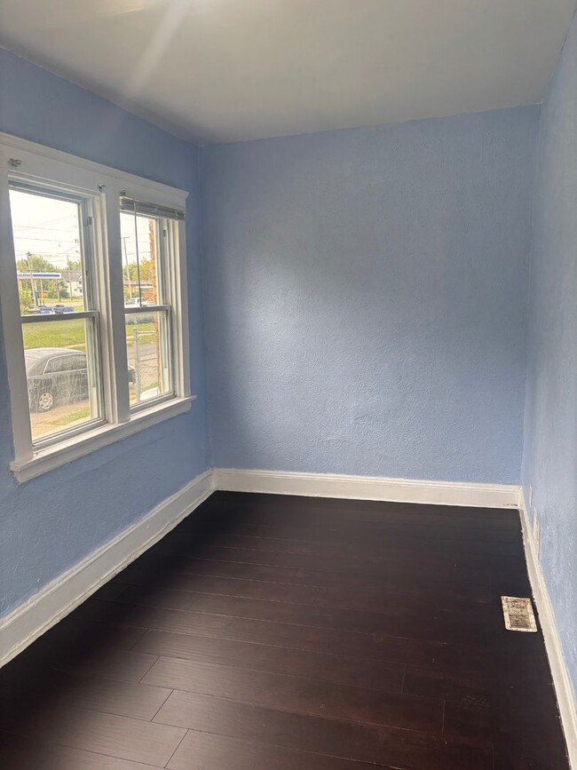 Foto del edificio - 3423 E 126th St