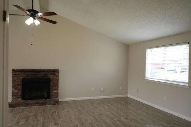 Foto del edificio - 4310 N Barcus Ave