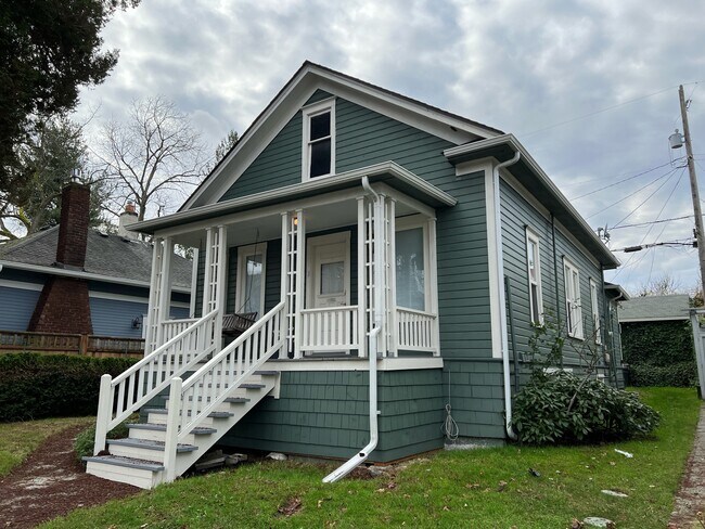 Foto del edificio - 5511 Brooklyn Ave NE