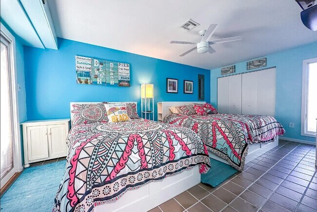 Building Photo - 212 N 33rd Ave