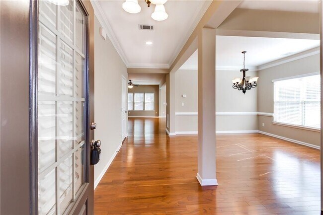 Foto del edificio - 7245 Rocking Horse Ln