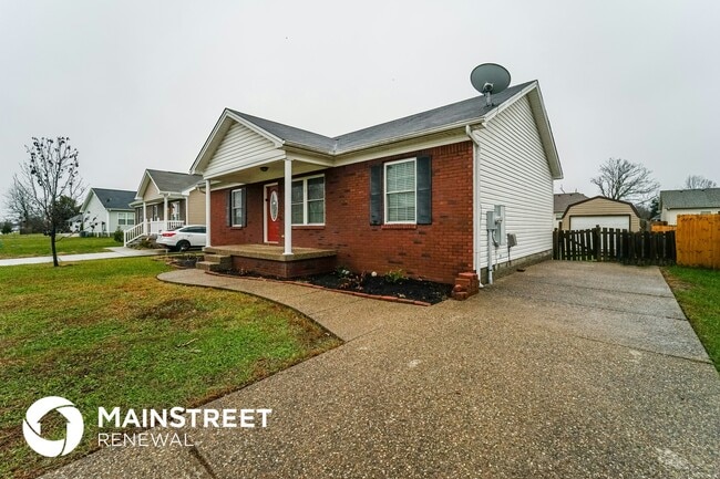 Building Photo - 585 Tecumseh Dr
